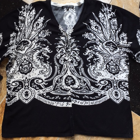 Pierri New York plus VNeck B&W washable cardi - Picture 2 of 8